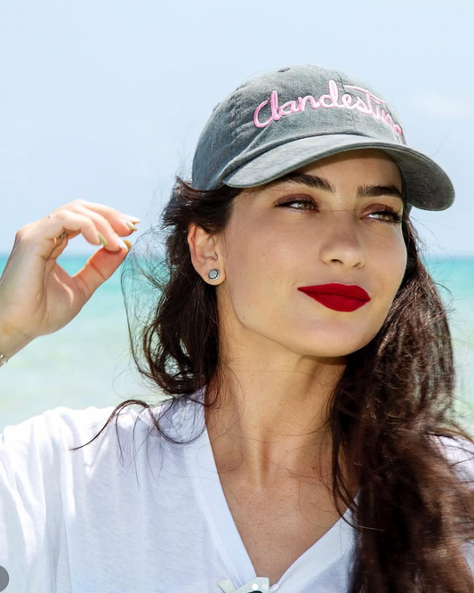Clandestina - Cap